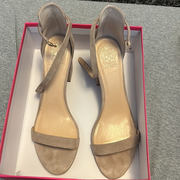 Vince Camuto Suede Heel - Picture 3 of 16